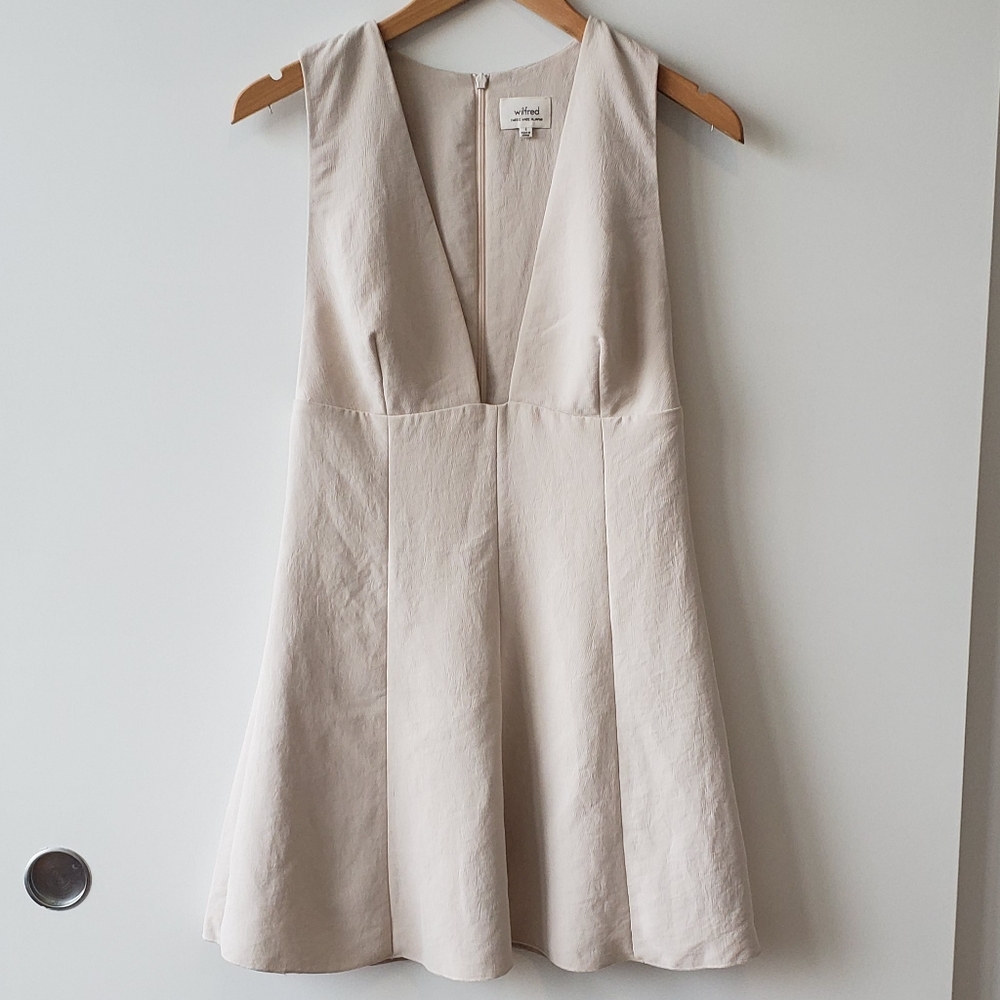 Aritizia Wilfred Nude Montbrun Deep-V Dress 4